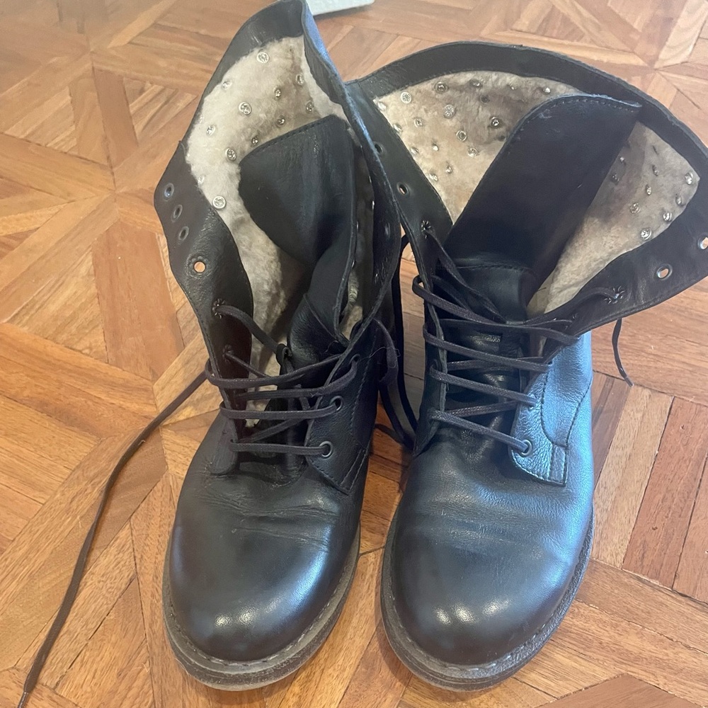 Nursace Boots